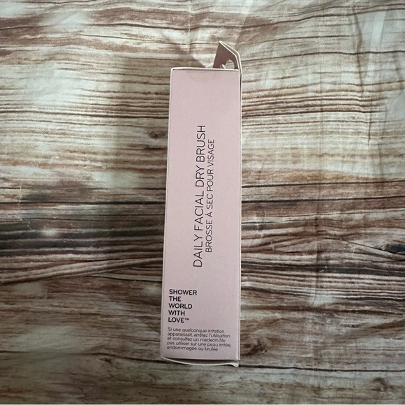 Daily Concepts Daily Facial Dry Brush - Picture 14 of 15